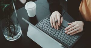 5G-Enabled Windows 11 PCs: A New Era for Hybrid Work Connectivity