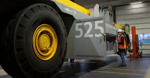 Private 5G in Logistics: Lufthansa and Ericsson Boost Warehouse Efficiency