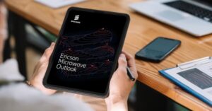 AI-Driven Microwave Backhaul 2025: Fiber Split & 20 Gbps