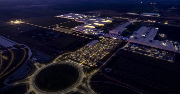 BMW Uses Private 5G and AI at Debrecen Plant for EV Production